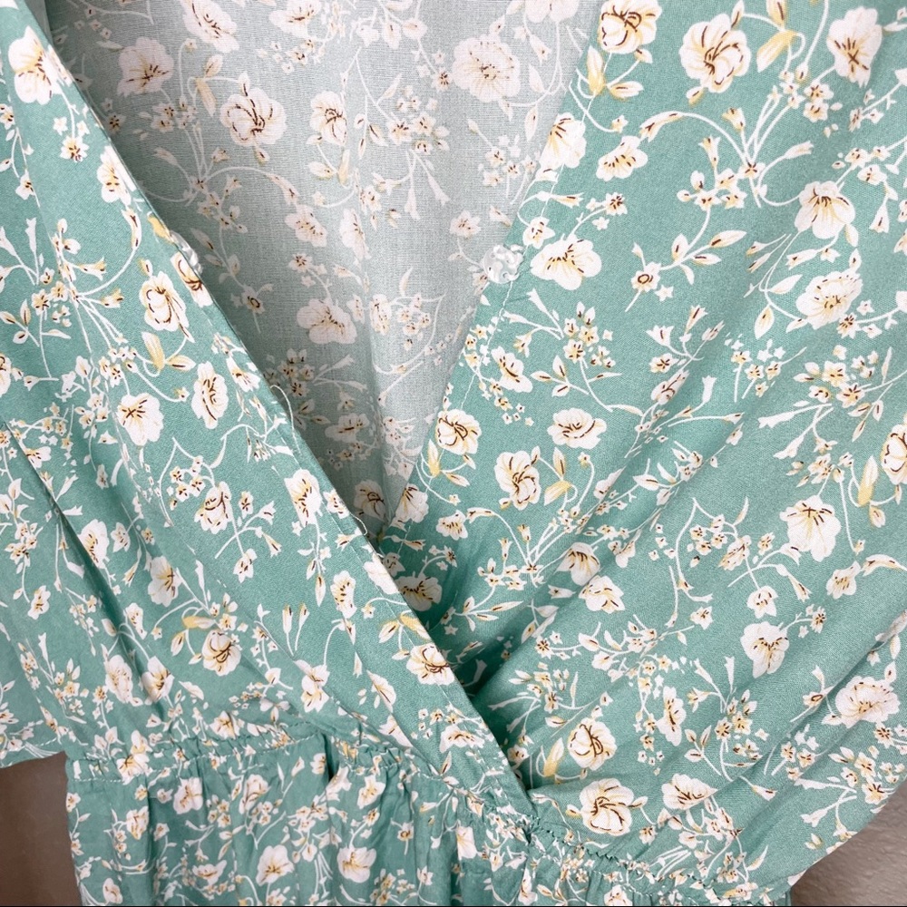 Floral V-neck Dress - Picture 7 of 12